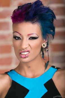 Roggie Is Full Of Piercing And Tattooe 02