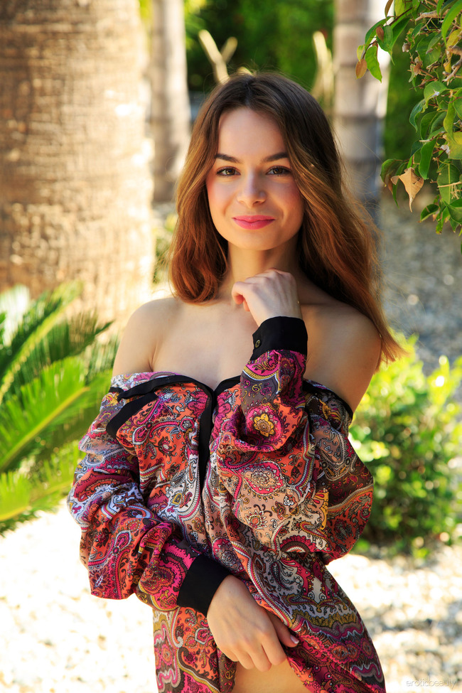 Hot And Sexy Debora (2/21)