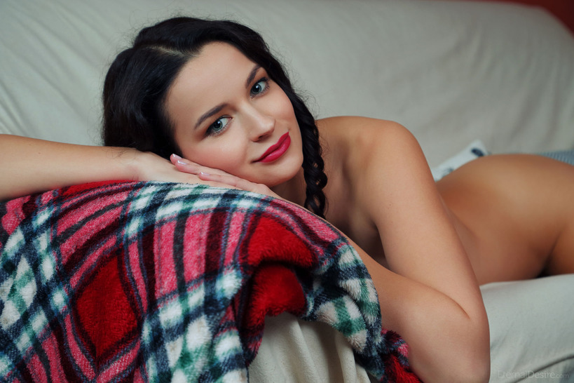 Glamour Russian Supermodel Babe Ardelia A Shows Her Naked Body (13/21)