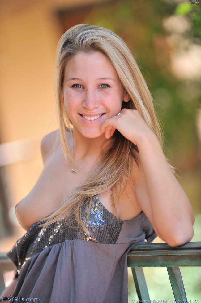 Young Sexy Dresser (3/21)