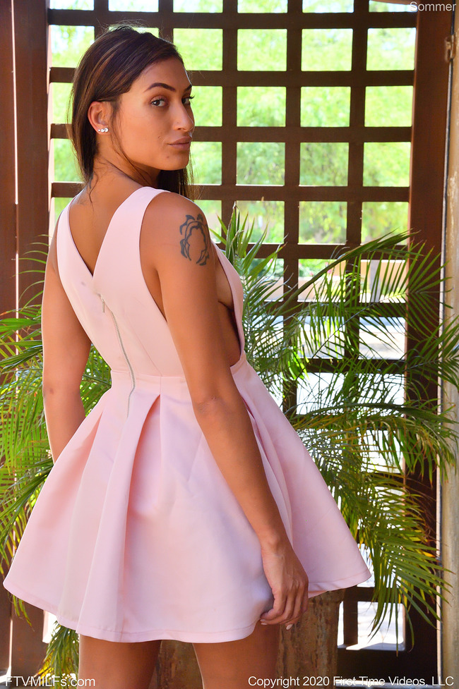 Cute Pink Dress (2/21)