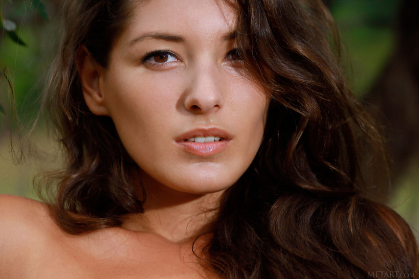 Brown Eyed Newbie Rosella Gets Naked In The Nature (13/21)