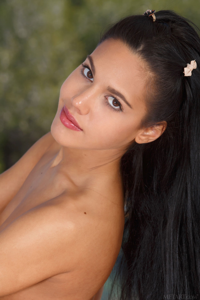 Spanish sweetheart Apolonia looks stunning (21/21)