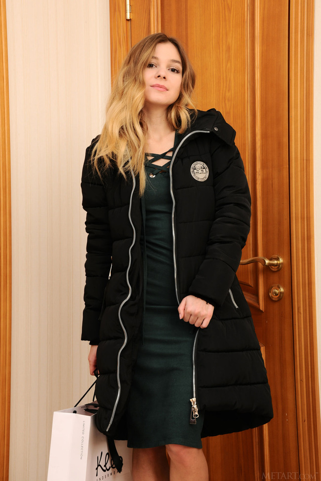 Gorgeous blonde Kaleesy (4/21)