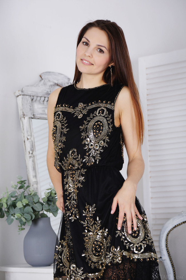  Black Dress (1/21)