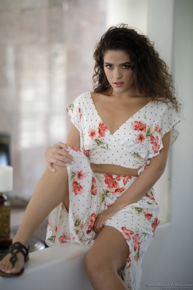 Curly Victoria Voxxx (5/21)