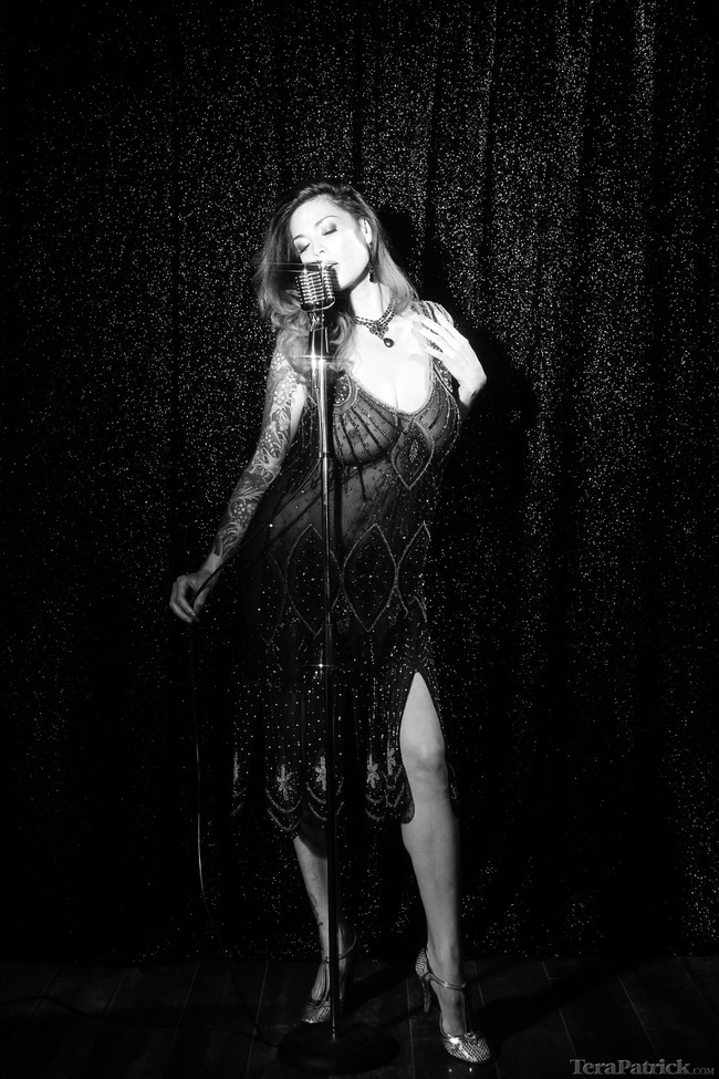 Night Club (1/21)